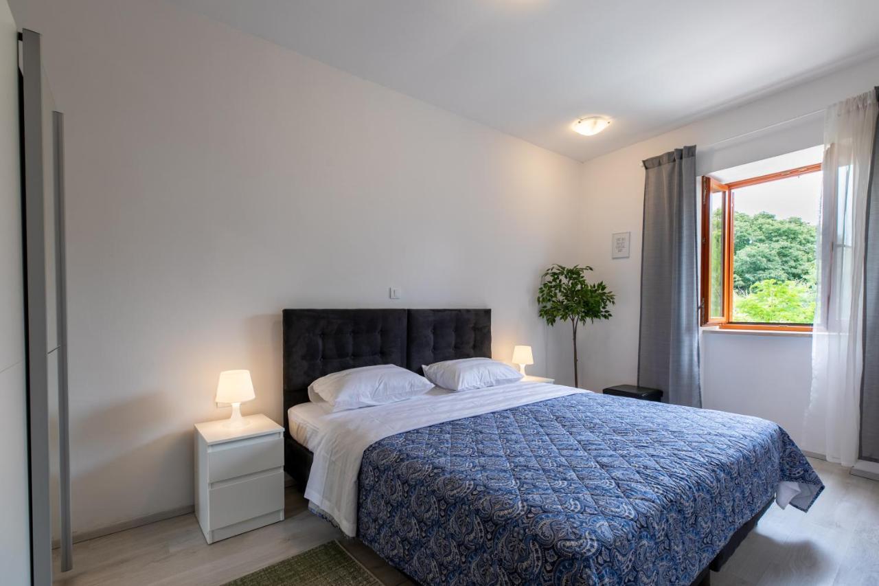 Apartments Kastel Pula Extérieur photo