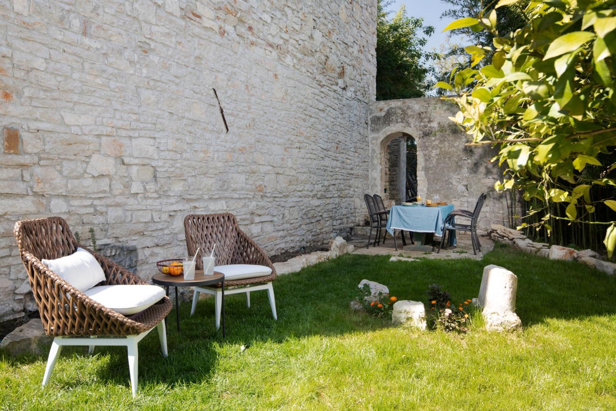 Apartments Kastel Pula Extérieur photo